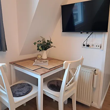 & Schulte Apartment *